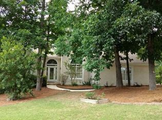 549 Country Club Dr, Stockbridge, GA 30281