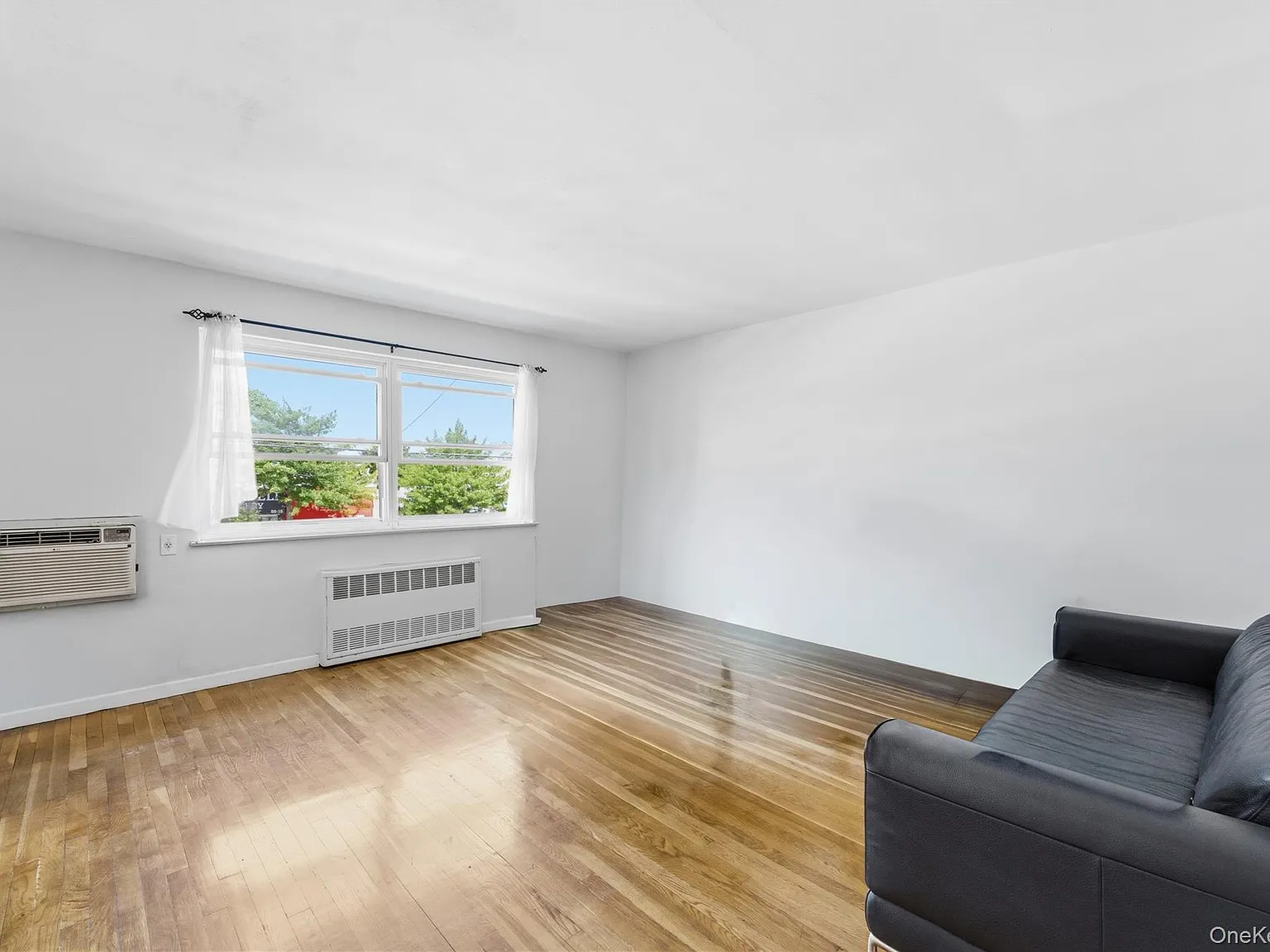 3 bed, 2.0 bath, 1146 sqft, $3,800 — Photo 1