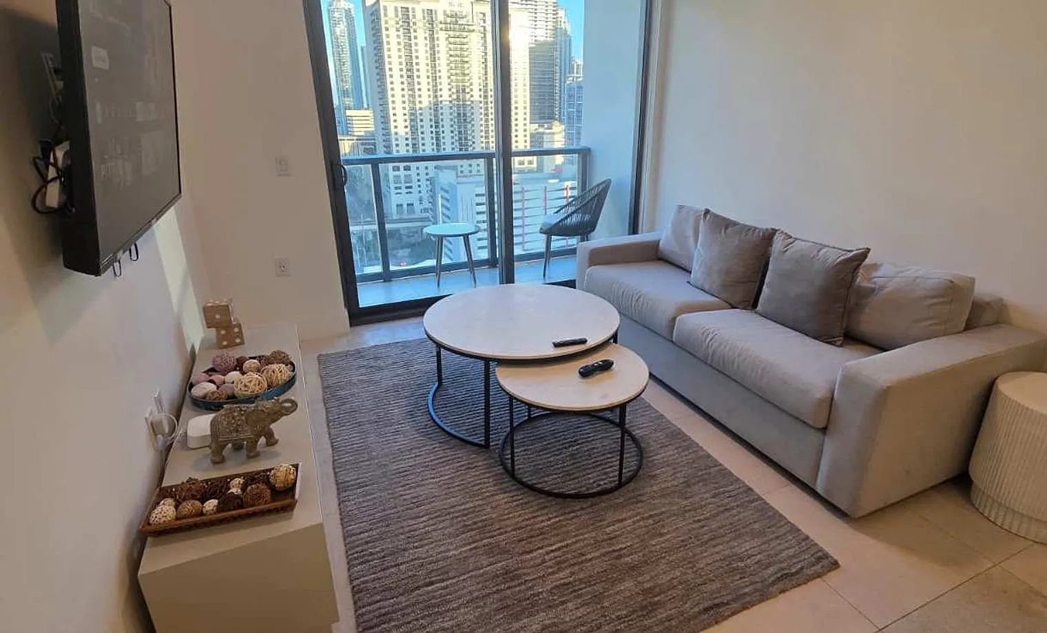 2 bed, 2.0 bath, 742 sqft, $9,405 — Photo 2