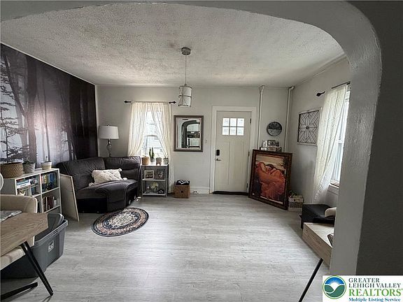 3rd image of 309 W Nesquehoning St