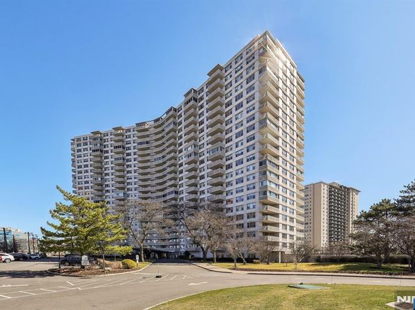 2100 Linwood Ave APT 2G, Fort Lee, NJ 07024