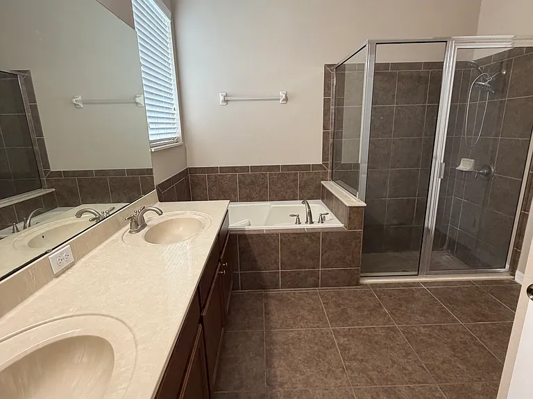 15012 Montesino Dr — Photo 10