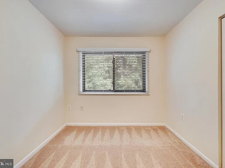 2373 Emerald Heights Ct — Photo 10