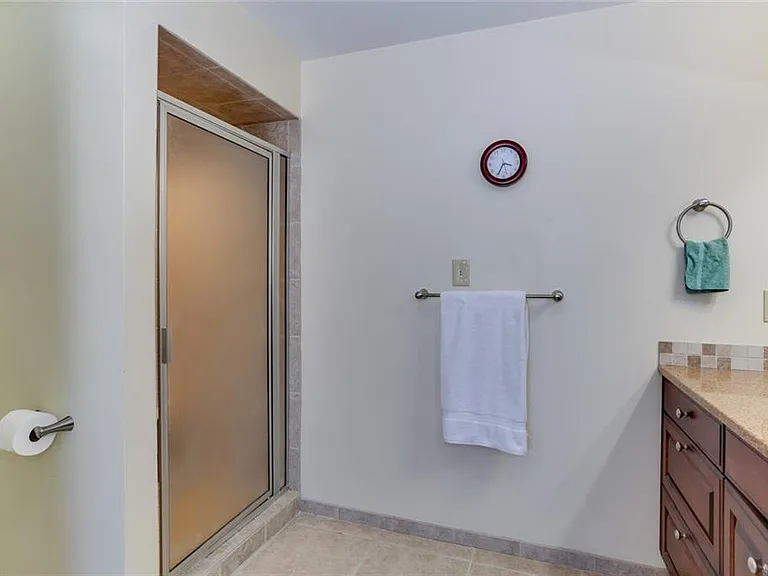 2209 S Pastures Ln — Photo 19