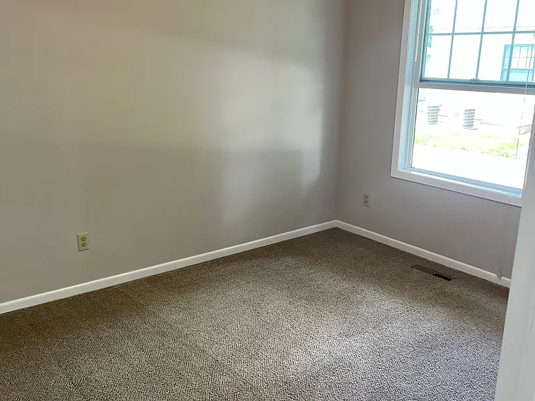 513 Elm Ave — Photo 5