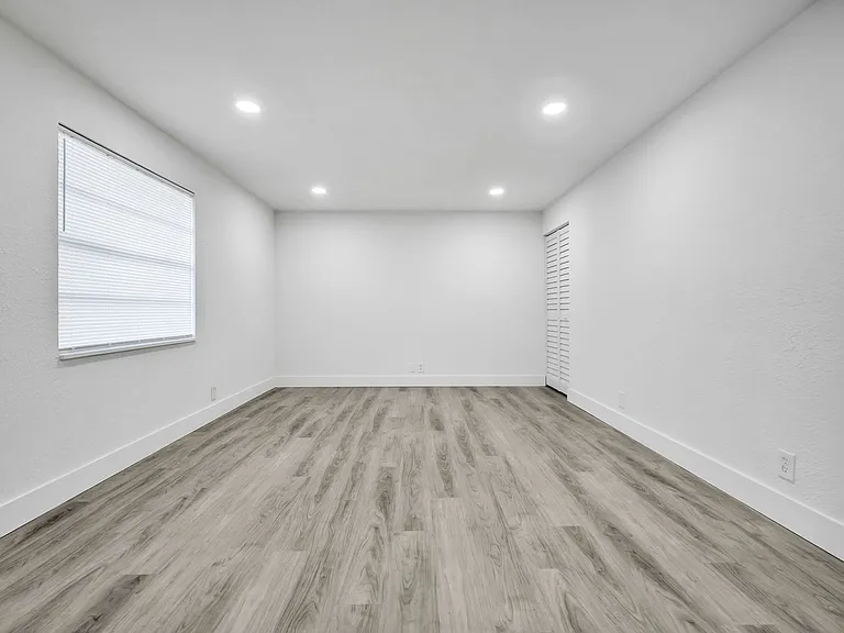 1015 NE 17th Ave — Photo 39