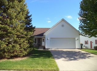 1011 Firethorn Dr, West Bend, WI 53090