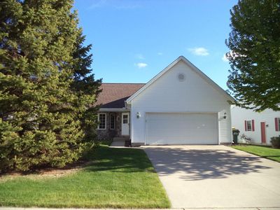 1011 Firethorn DRIVE, West Bend, WI, 53090