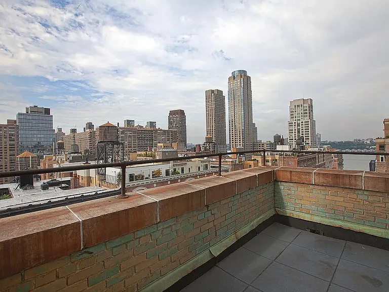 253 W 72nd St #2005 — Photo 7
