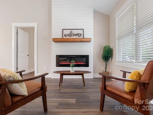 2305 Holly Ln, Shelby, NC 28150