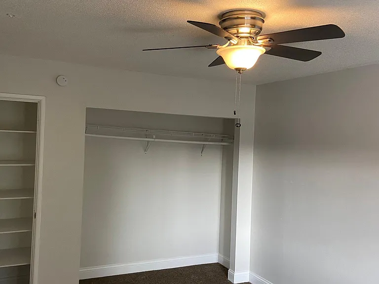 689 Lowry Ave NE #1A — Photo 12