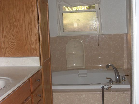 5th image of 4423 Pepperwood Ave