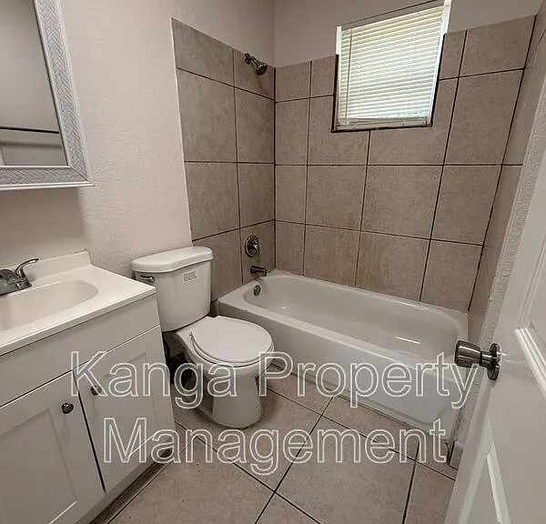 1618 W 26th Ct #A — Photo 8