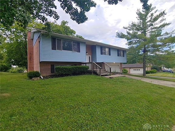 2nd image of 715 N Bayberry Dr