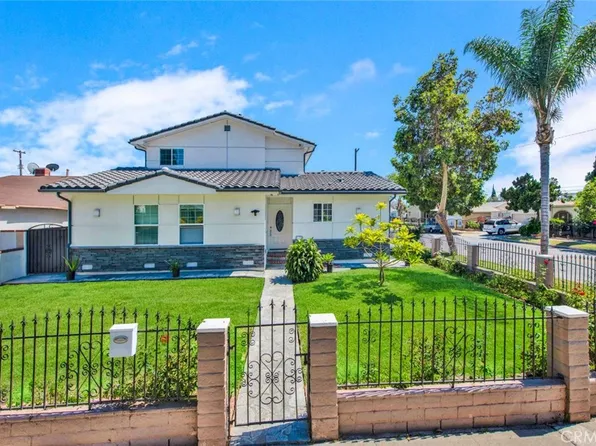 1678 W Brook St, Santa Ana, CA 92703