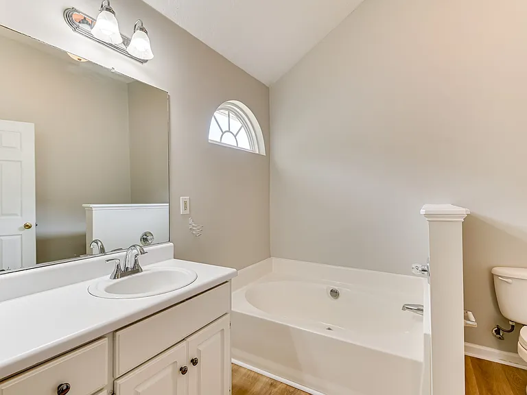 1955 Shoreline Dr — Photo 18