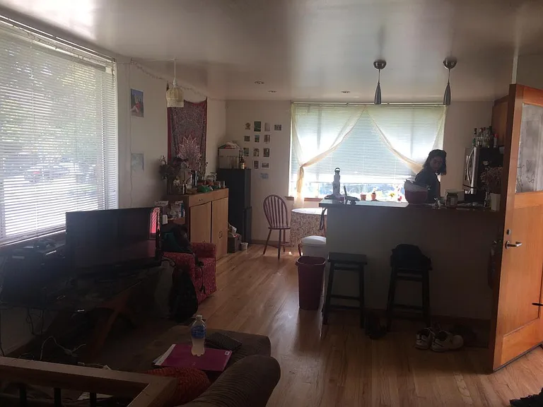 112 Florentia St — Photo 6