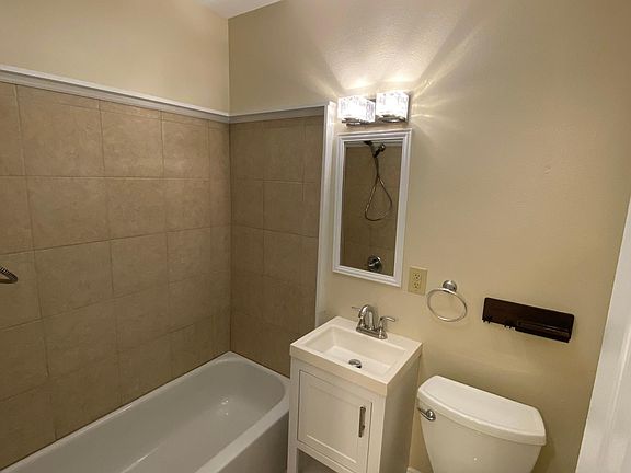 4th image of 1307 Bourbon St #1