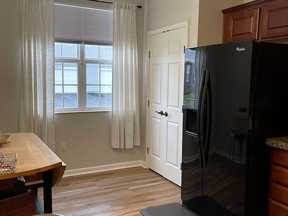 5th image of 2704 Cedarbrook Way
