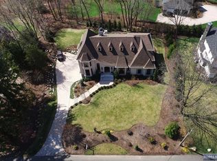 296 Glen Pl, Franklin Lakes, NJ 07417