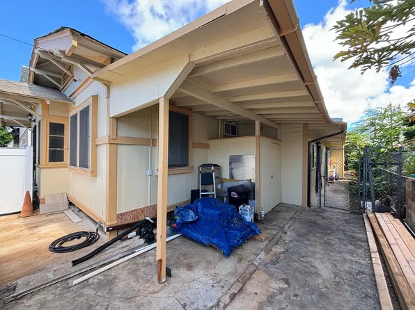 1736 Fern St, Honolulu, HI 96826