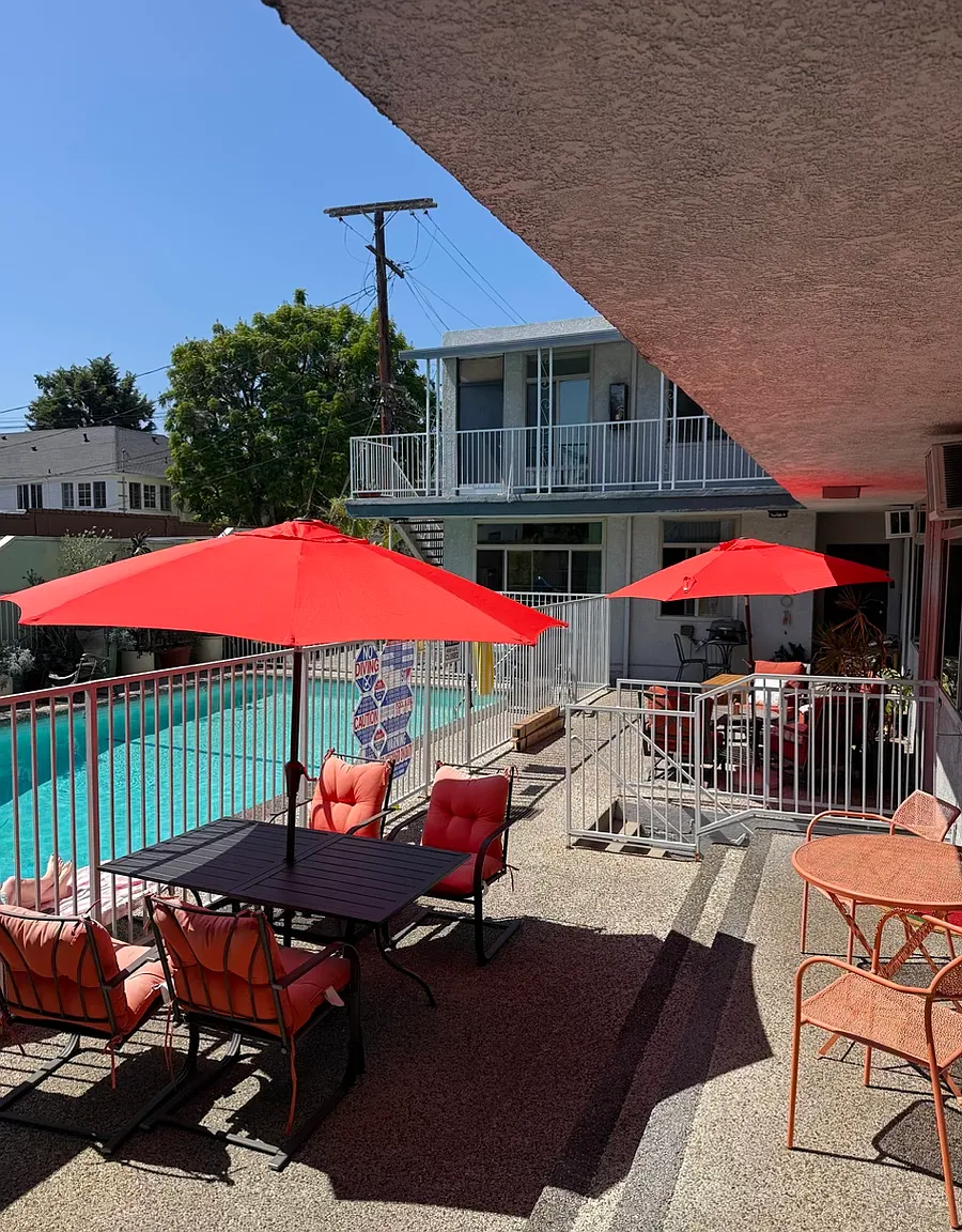 7205 Fountain Ave — Photo 1