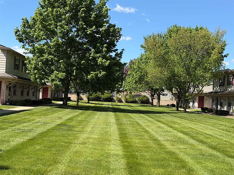 204 Princeton Dr — Photo 22