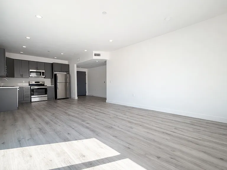 6904 Eton Ave — Photo 8