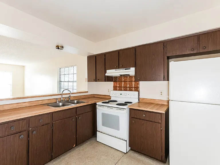 620 Emerald Ave #1 — Photo 7