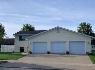 804 Oakwood Dr, Holmen, WI 54636