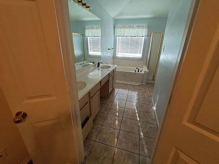 1423 Lakeshore Dr — Photo 20