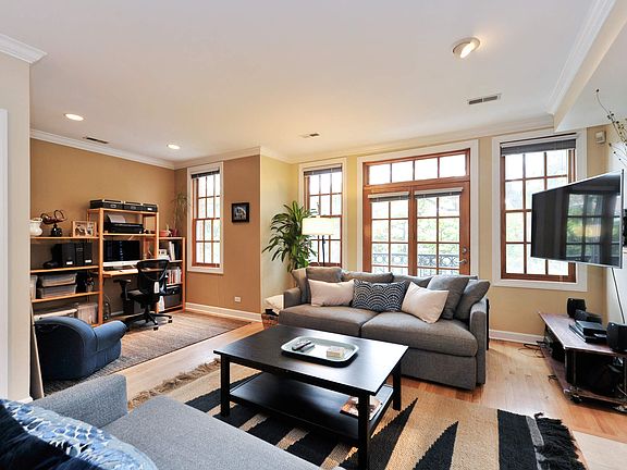 LIving Room/Den