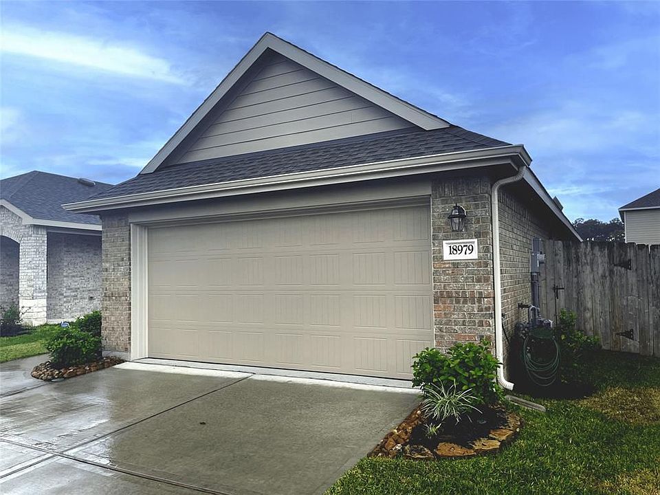 1st image of 18979 Buckley Oak Dr
