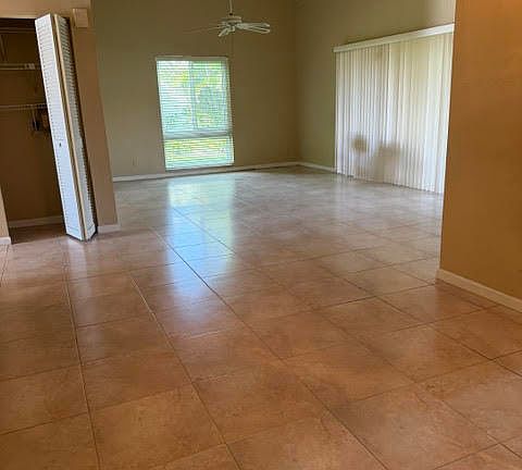 4th image of 728 Lago Rd