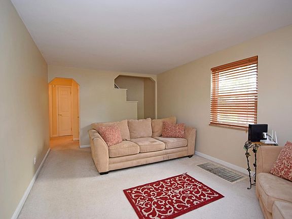 2nd image of 1153 S Lynnebrook Dr
