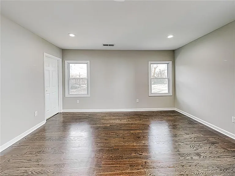 492 Elbridge Dr NW — Photo 7