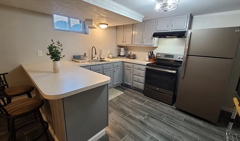 131 Phenix Ave #B — Photo 3