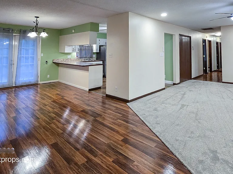 1404 Scenic Dr — Photo 2