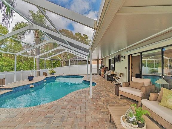 3rd image of 14938 Redcliff Dr