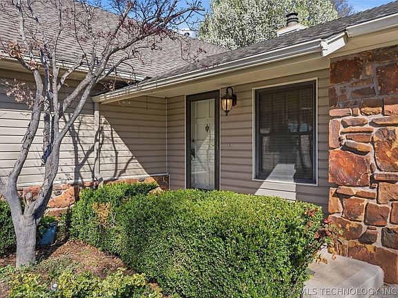 4th image of 1711 Valley Rd