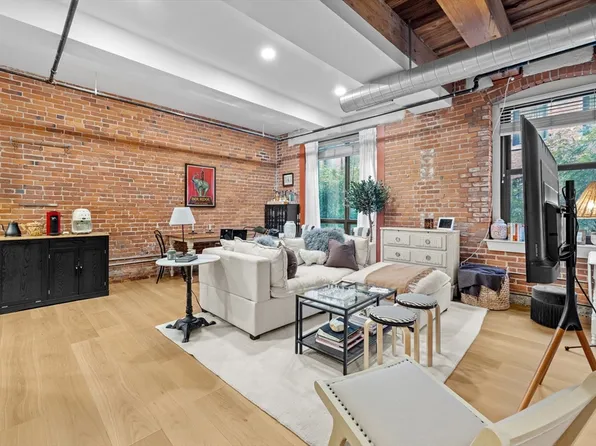 9 W Broadway #117, Boston, MA 02127