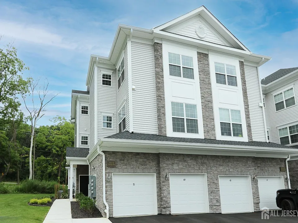 71 Veterans Way