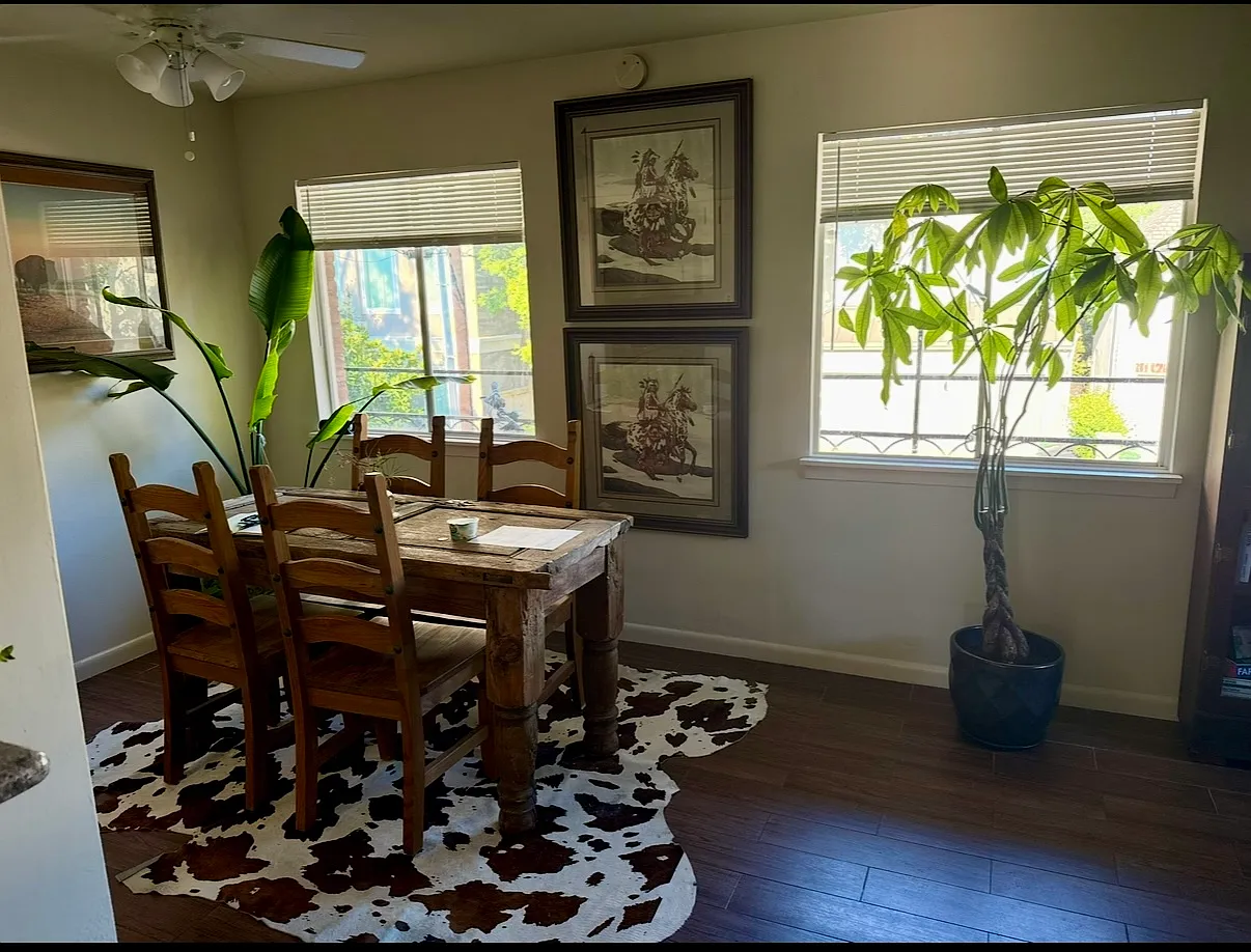 2 bed, 1000 sqft, $1,600 — Photo 2