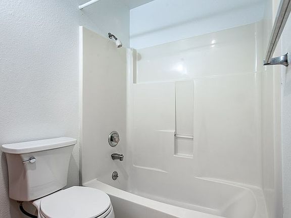 5th image of 7920 168th Ave NE #202