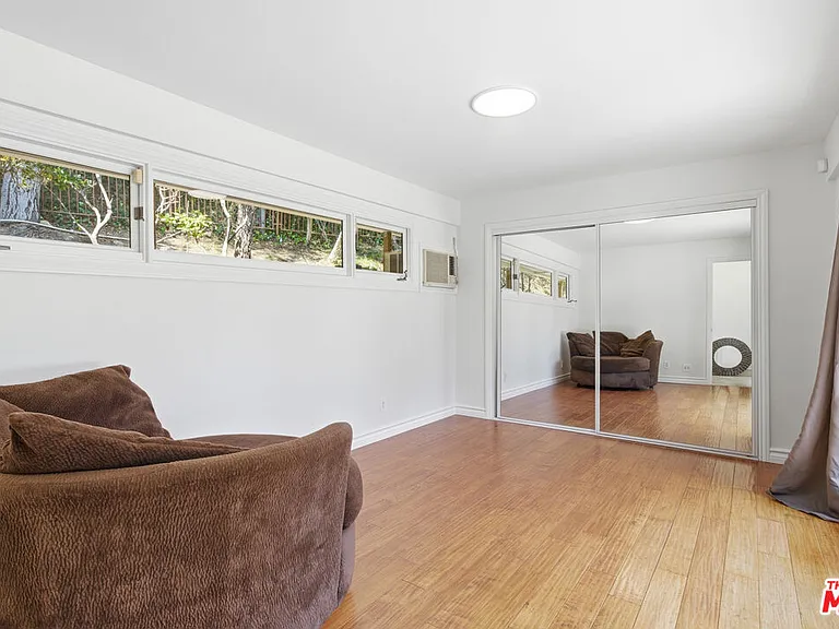 999 Casiano Rd — Photo 32