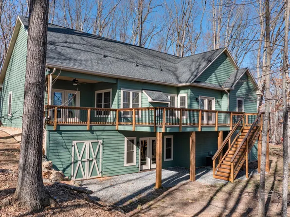 78 Deer Dr, Lexington, VA 24450