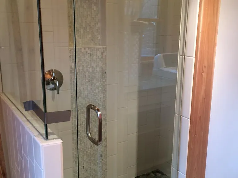 4274 N Lakeshore Dr — Photo 8