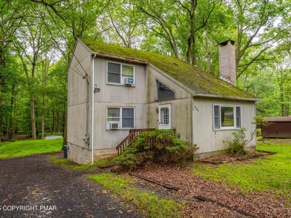 210 Clubhouse Dr, East Stroudsburg, PA 18302