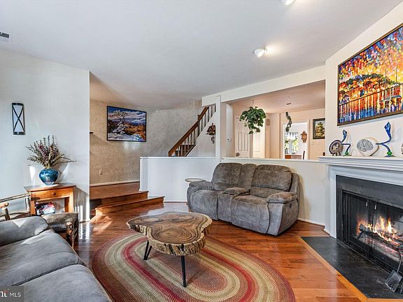 5th image of 35 Essex Pl