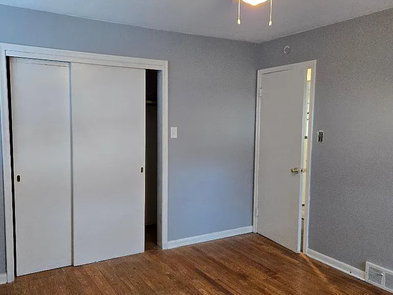 2142 Vernier Rd — Photo 2